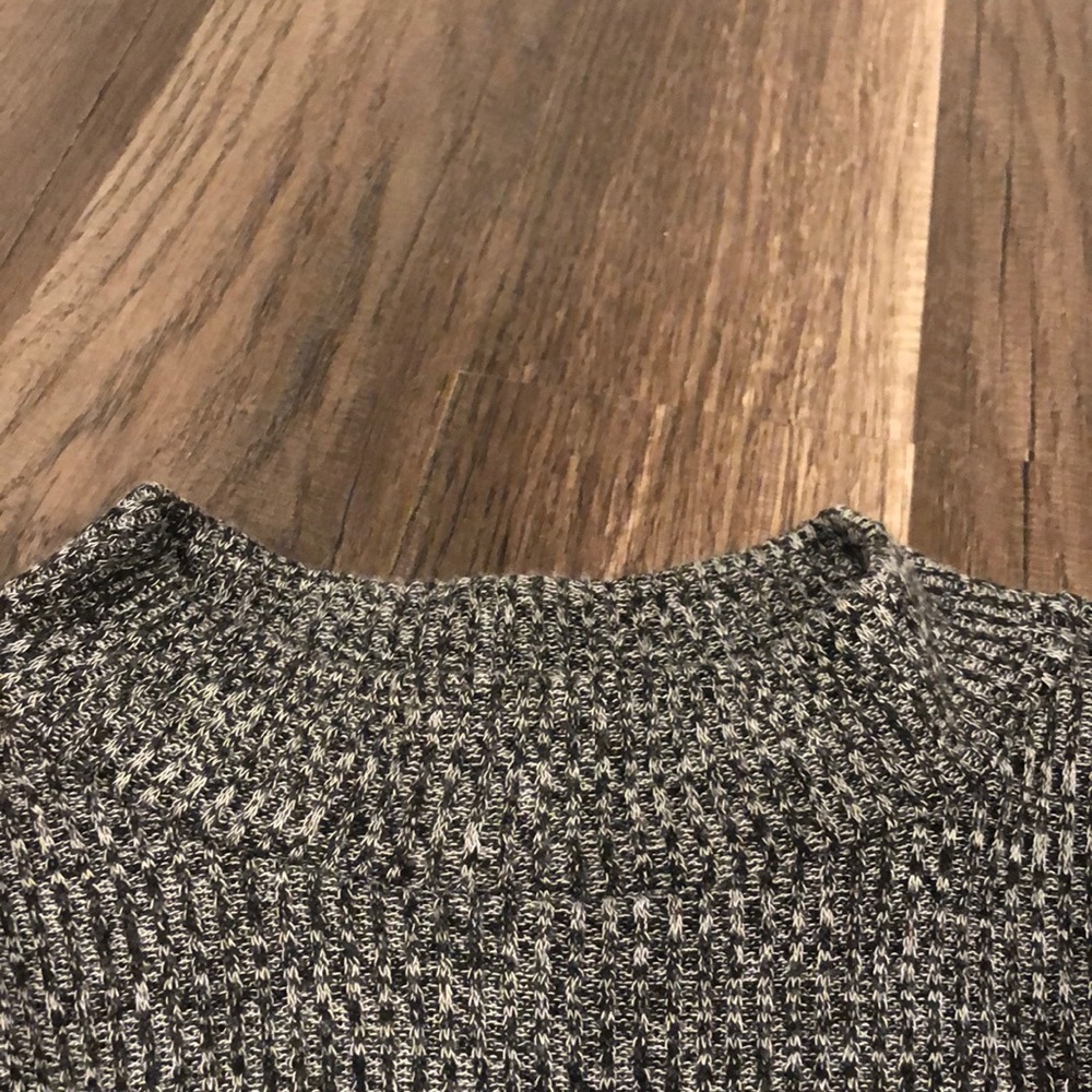 H&M Knit Top - Picture 3 of 4